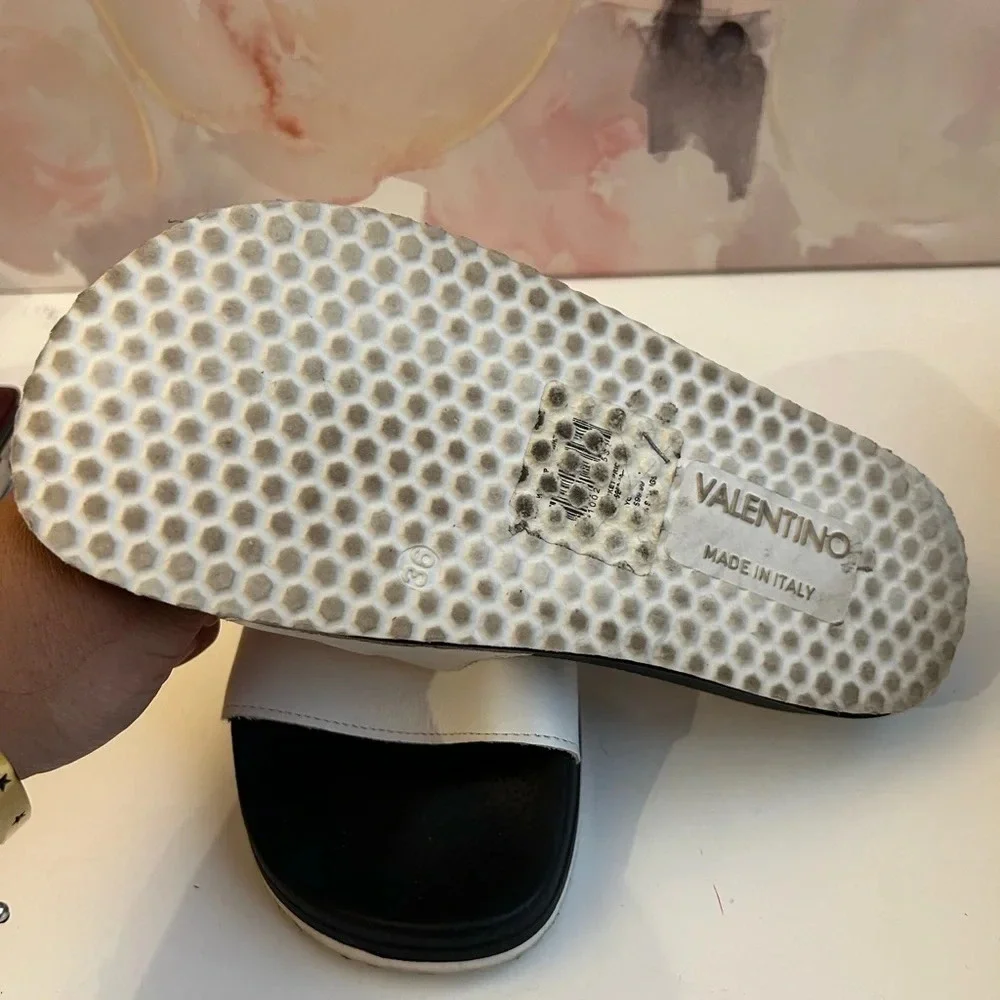 ! Mario Valentino Samantha white slides size 6